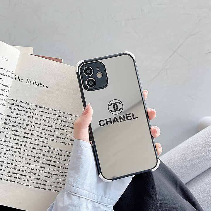 Chanelアイフォン 14ハードスマホケース
