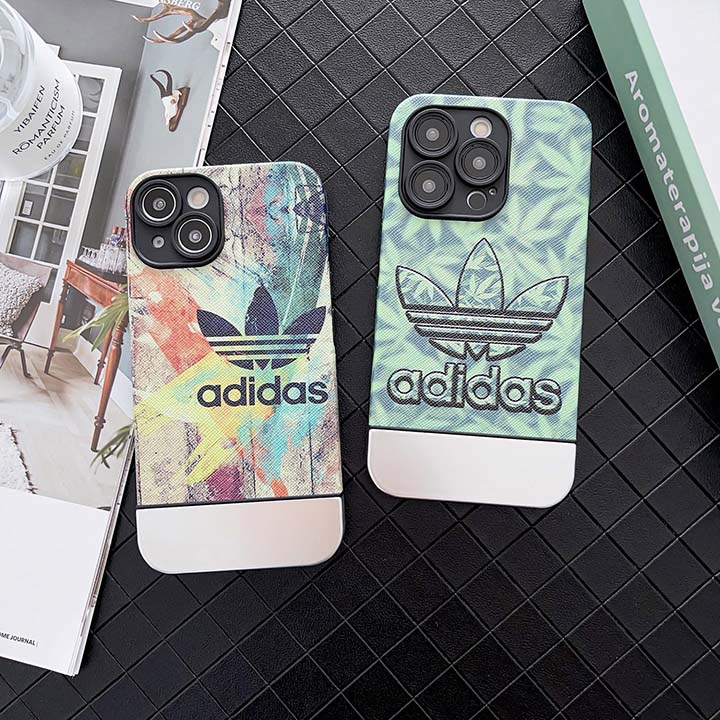 アイフォン15pro ケース adidas 